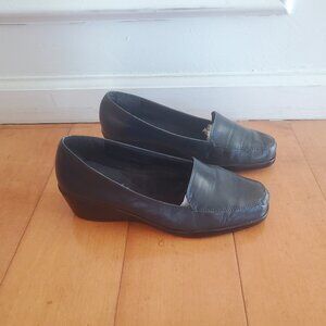Navy blue leather Shoes , sz 8